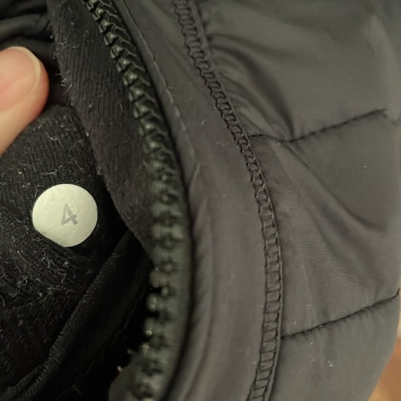 ✴️ EUC ORIGINAL LULULEMON FIRST MILE JACKET BLACK SIZE 4 EXCELLENT CONDITION - Picture 4 of 5